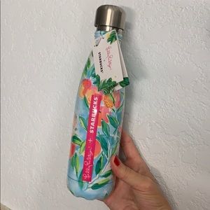 Lilly Pulitzer + Starbucks : S’well water bottle!